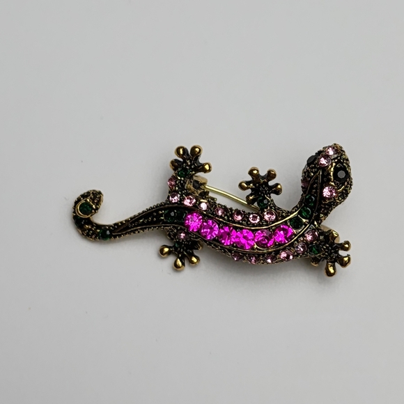 Victorian Design Bohemian Purple Rhinestone Lizard Brooch - Picture 8 of 8